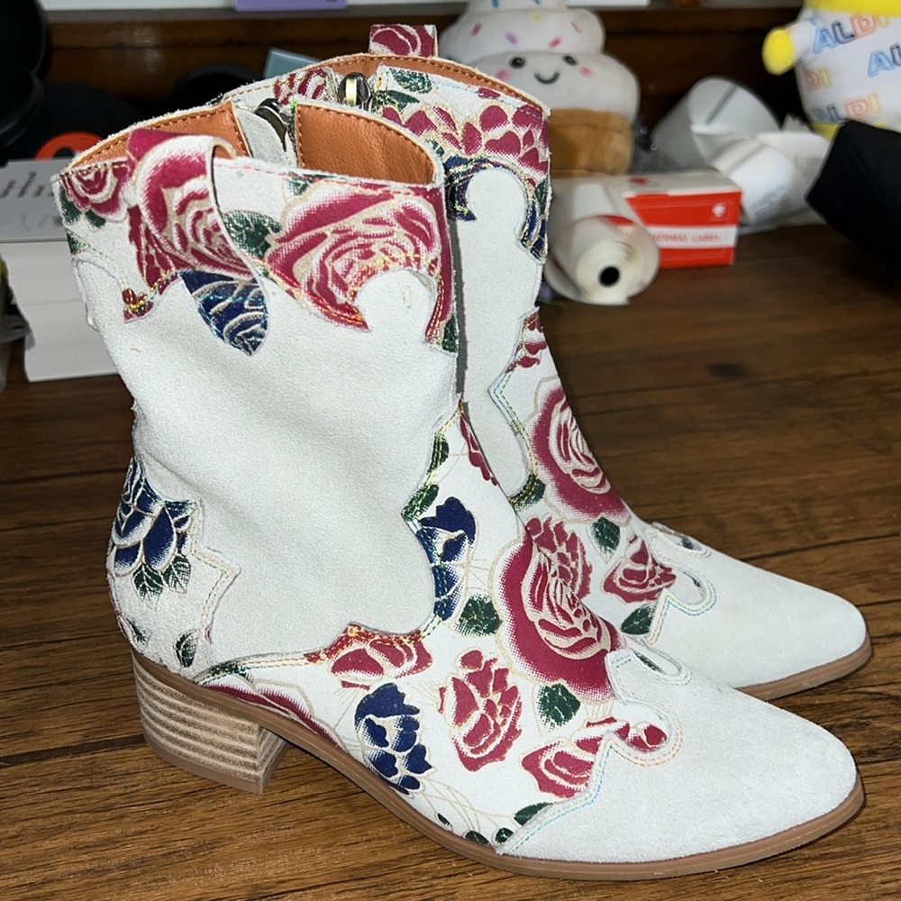 L'Artiste by‎ Spring Step Blayne Floral Suede Western Boots- 36